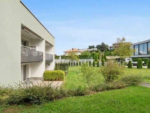 RENT WITHOUT DEPOSIT Bright and modern apartment with garden patio