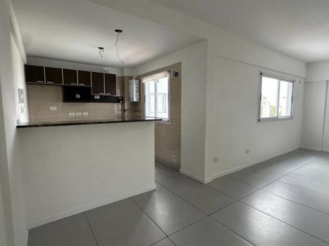 RENT 2 ROOM APARTMENT VERY SPACIOUS AND BRIGHT