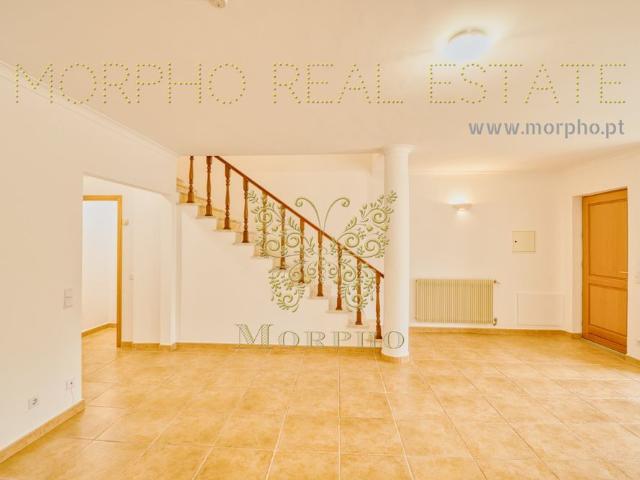 RENT: 3 bedroom house with garden in private condominium in Azeitão