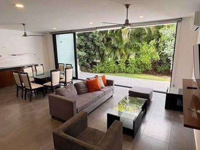 Renta Town house amueblado dentro de privada con amenidades zona Ceiba, Mérida