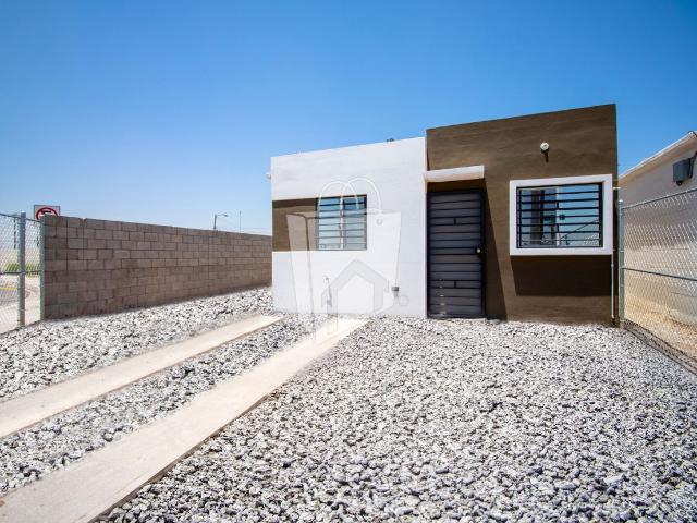 ¡Renta tu Casa Ideal en Condesa Sección Velayos!