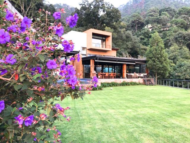 Renta / Venta Espectacular casa en Valle de Bravo