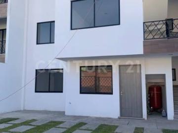 RENTA AMPLIO DEPARTAMENTO 3 RECÁMARAS UBICADO C.5 NORTE,SAN PEDRO CHOLULA,PUE