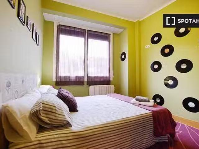 ¡Renta! Amplia habitación en piso compartido en Rekalde, Bilbao