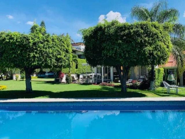Renta anual con muebles en Lomas de Cocoyoc