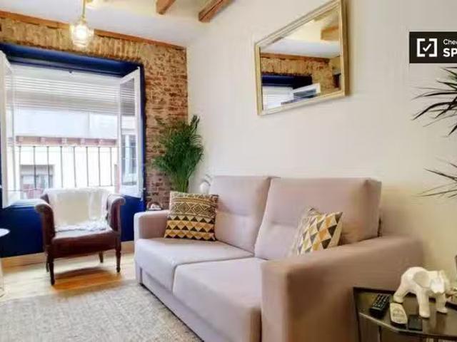 Barato Apartamento de 2 dormitorios en alquiler en Embajadores.