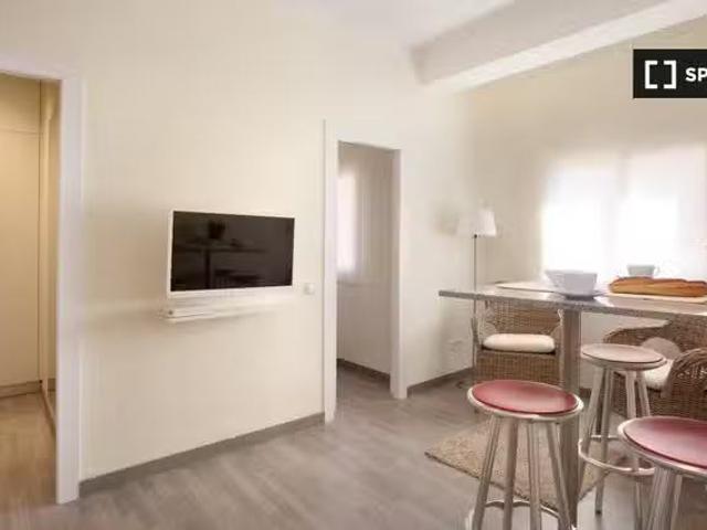 Barato Apartamento de 2 dormitorios en alquiler en La Barcelon.