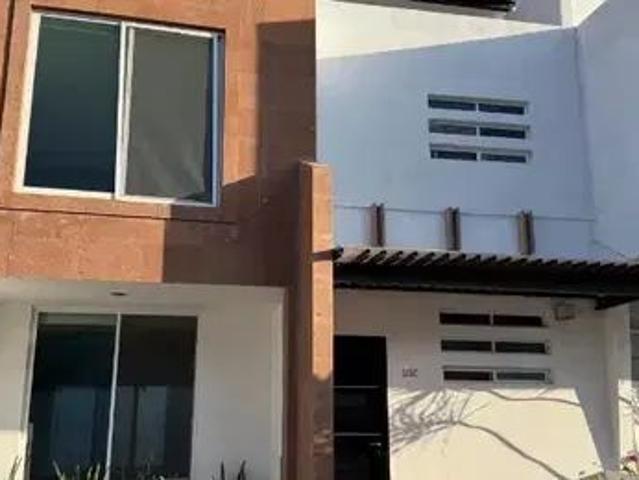 Renta Bonita Casa En Juriquilla Queretaro 3 Rec 3 Baños Roof Garden Sala De Tv O 4ta Rec Cocina Equipada, Excelente Ubicacion
