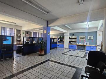 RENTA BODEGA CON USO COMERCIAL Y DE OFICINAS