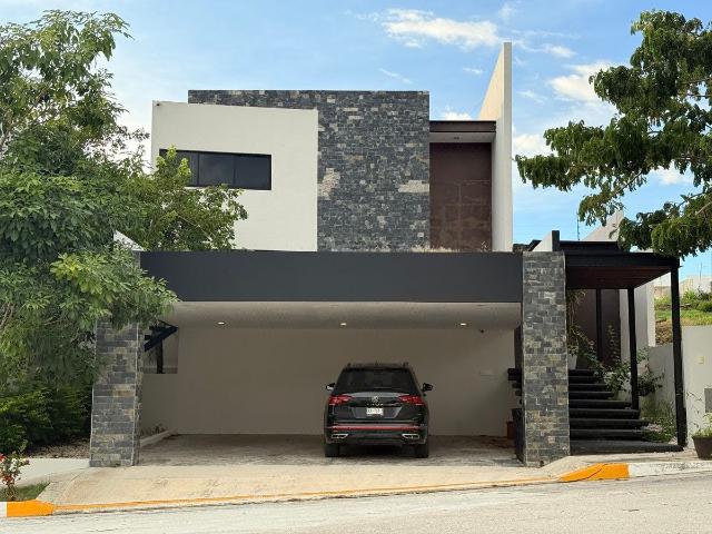 RENTA Casa amueblada en privada
