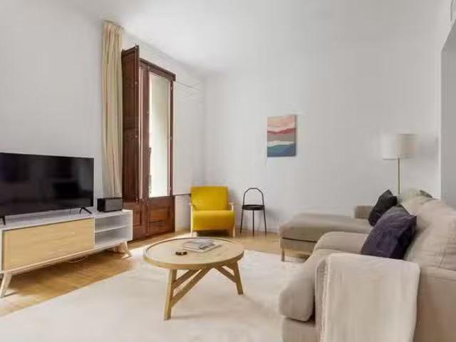 Bonito Carrer del Notariat, Gothic Quarter 3 Bedroom 2 Bath