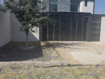 RENTA CASA AL PONIENTE PRIVADA