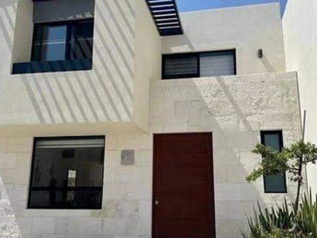 Renta Casa Amplia Zibata 3 Recamaras Privada Alberca Segurid