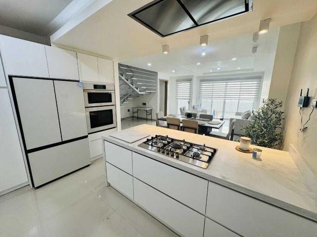 ¡RENTA CASA AMUEBLADA CON VISTA AL MAR EN RESIDENCIAL ANDAREZ!