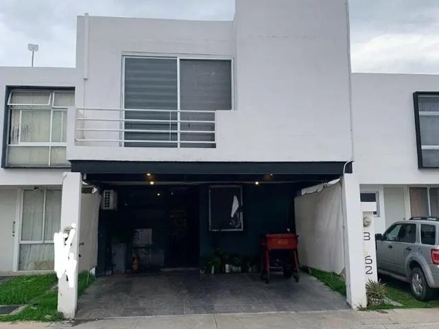 RENTA CASA AMUEBLADA en Fracc. La Vida, Corregidora