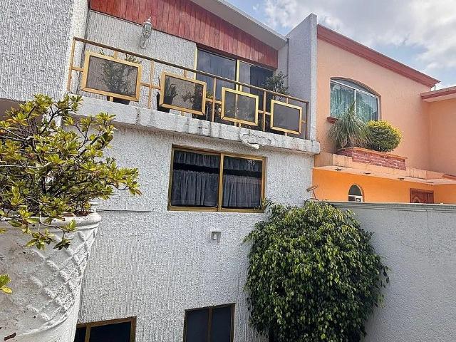 RENTA CASA AMUEBLADA EN MAYORAZGOS DEL BOSQUE, LAS ARBOLEDAS, ATIZAPAN D