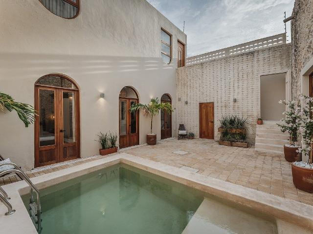 RENTA| Casa Colonial en SANTA ANA | A unos pasos de Paseo de Montejo| Piscina