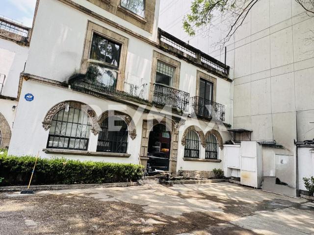 RENTA CASA CON USO DE SUELO POLANCO