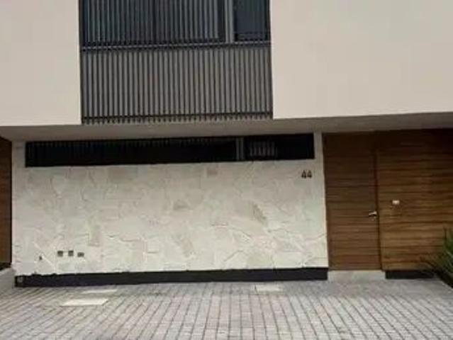 Renta Casa Con Diseño Y Vista Espectacular