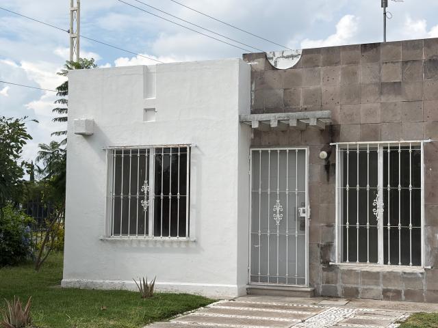 RENTA CASA DE UNA PLANTA, CONDOMINIO GRILLO, PASEOS DEL BOSQUE, CORREGIDORA