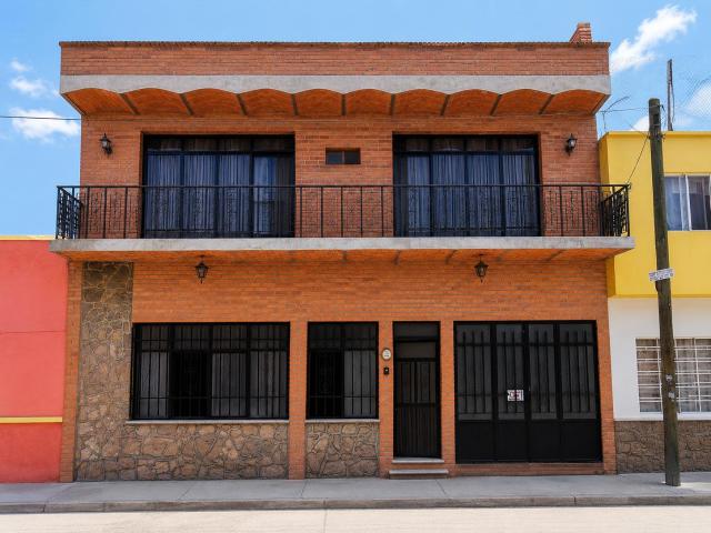 RENTA CASA EN BARRIO DE LA PURISIMA EN ZONA CENTRO DE LA CIUDAD GE