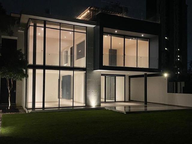 RENTA CASA EN BOSQUE REAL