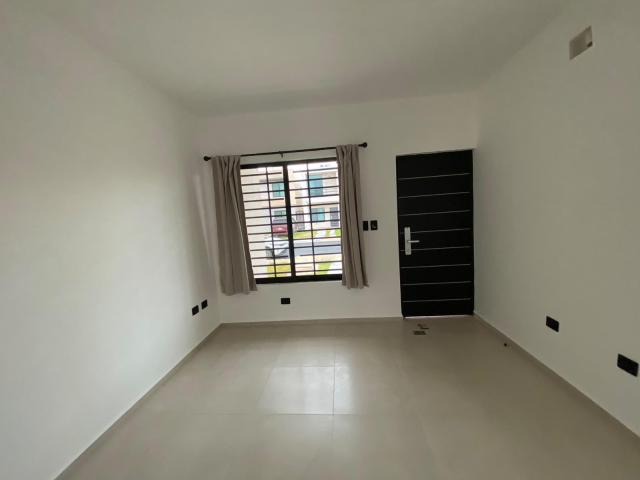 RENTA CASA EN CIUDADELA AV 135 POLIGONO SUR