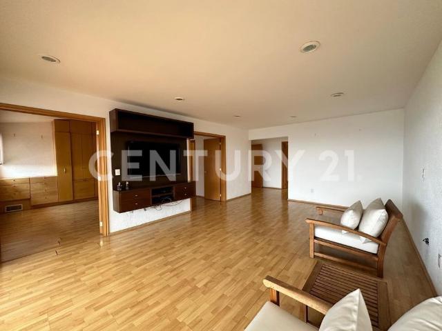 RENTA CASA EN COL. LA TERESONA, TOLUCA, MÉXICO