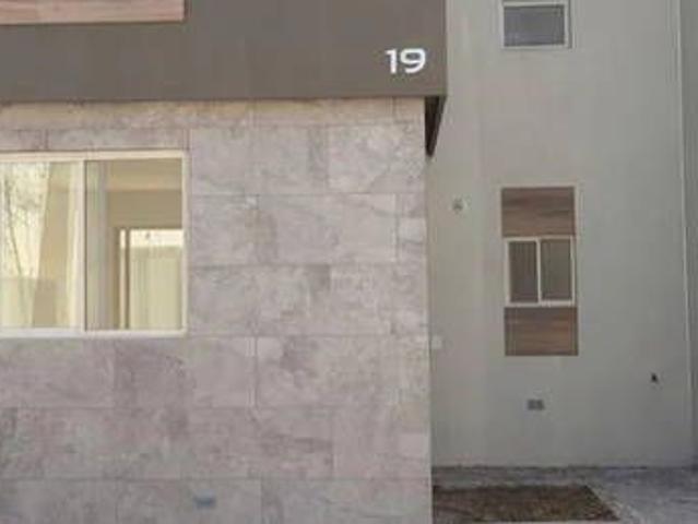 Renta Casa En Condominio En Valencia Residencial, Cerca Real