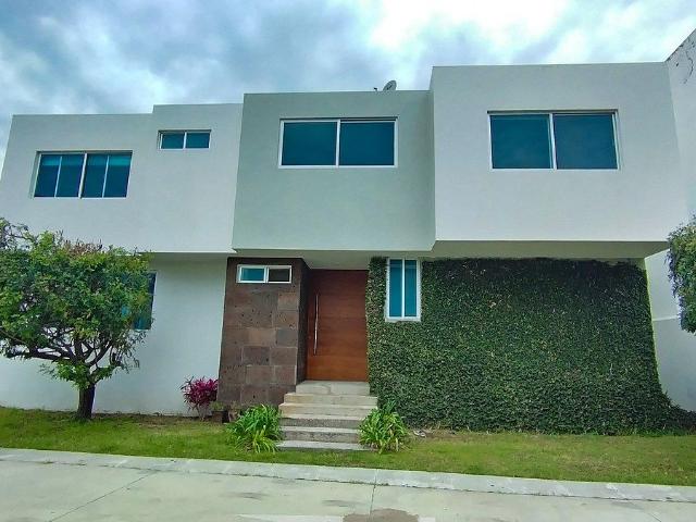 RENTA CASA EN FRACCIONAMIENTO LAGO NOGAL TLAJOMULCO