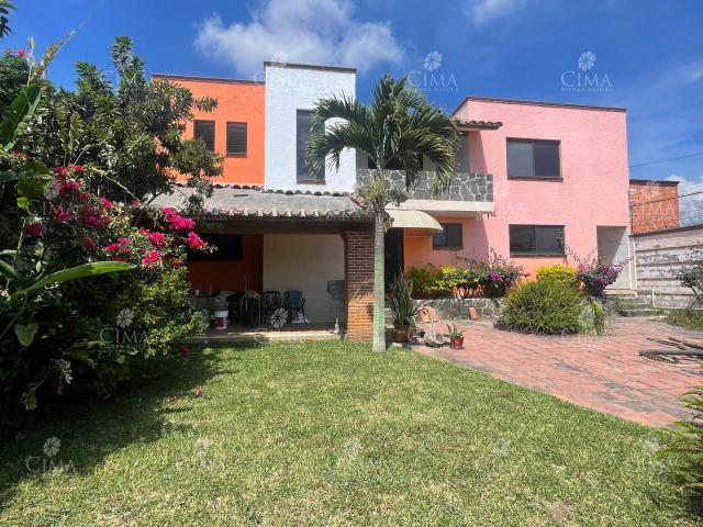 Renta casa en Fraccionamiento lomas Tetela, Cuernavaca R194