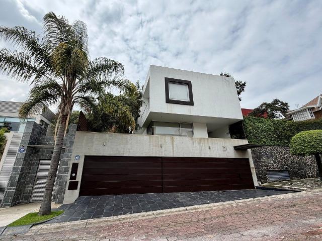 Renta casa en jardines de la montaña