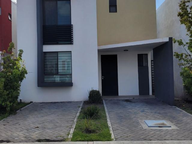 RENTA CASA EN LA VISTA