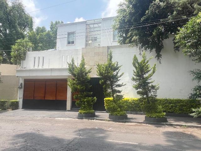 RENTA CASA EN LAS LOMAS DE CHAPULTEPEC