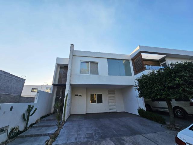 CASA EN RENTA EN LORETTA II AL NORPONIENTE DE LA CIUDAD BI