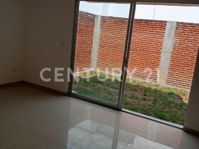 RENTA CASA EN PUEBLA, FINSA, CORONANGO, OUTLET