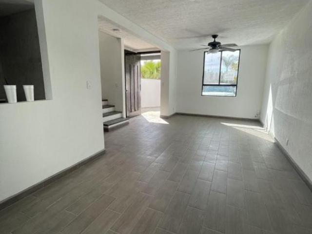 RENTA | CASA EN PIEDRAS BLANCAS BLVD 2000