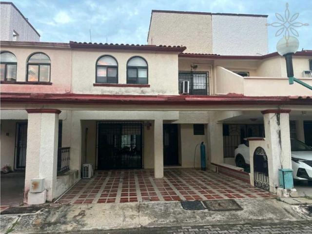 RENTA Casa en Privada Garaje P/2 Autos 3 Recamaras 3 Baños Tab. 2000