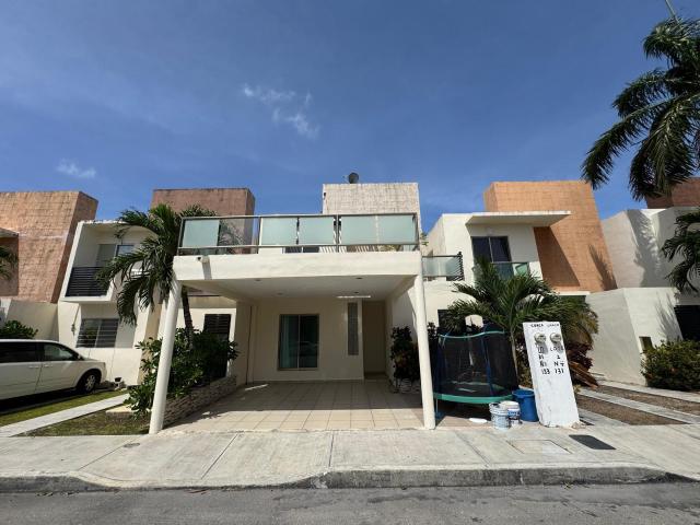Renta casa en Real del sol 3 recamaras Playa del Carmen