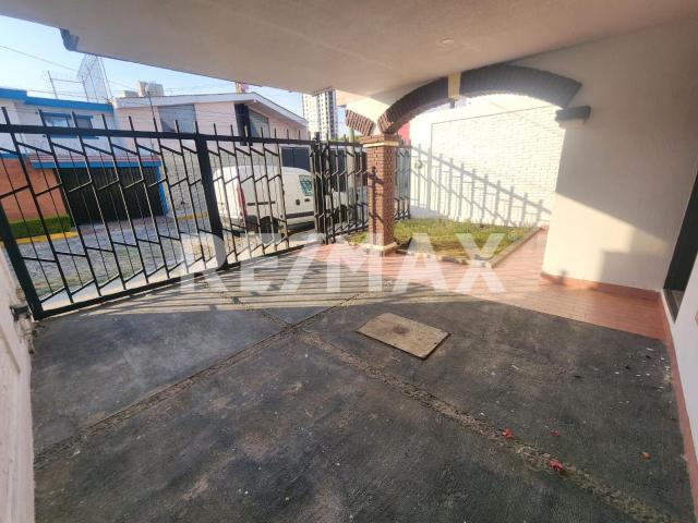 RENTA CASA EN RERORMA AGUA AZUL