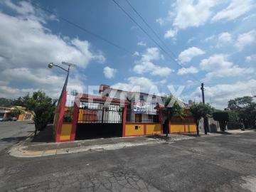 RENTA CASA EN VICENTE SUAREZ