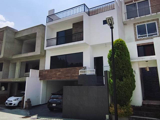 Renta Casa en Vila Deco