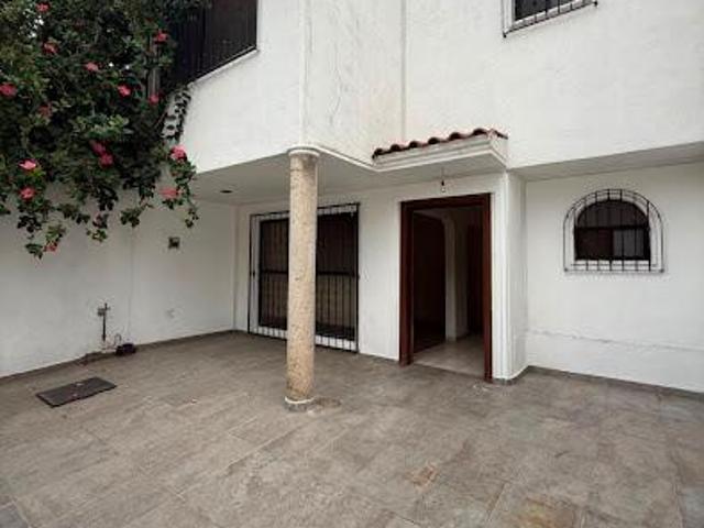 RENTA CASA EN VILLA DE LAS TORRES