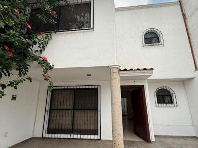 RENTA CASA EN VILLA DE LAS TORRES