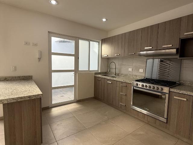 RENTA CASA EN VILLATERI AL NORTE DE LA CIUDAD ZONA ALCAZAR CI