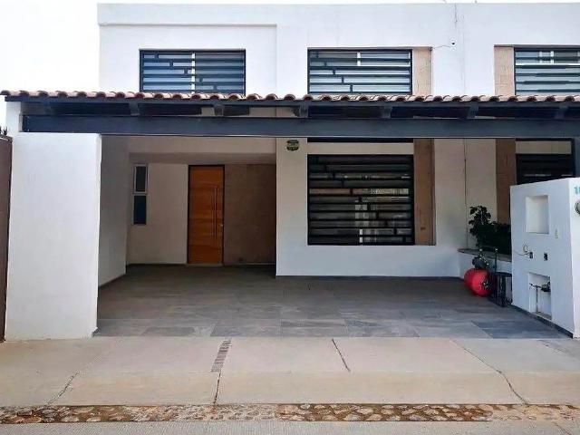 RENTA CASA FRACC VILLANATY