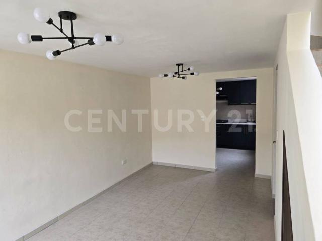 RENTA CASA, FRACCIONAMIENTO INTERLAGOS, ZONA CORONANGO!
