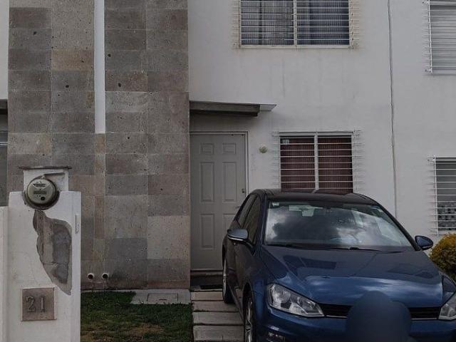 RENTA CASA LOS ENCINOS* 2 recs + patio