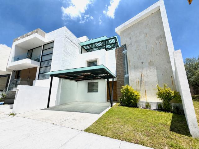 RENTA CASA SEMIAMUEBLADA EN TAHONA