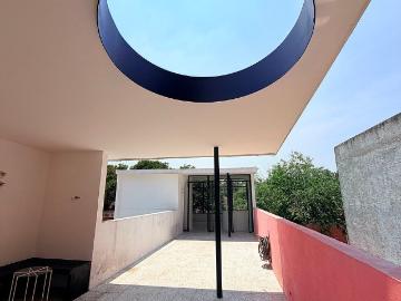 renta casa tipo shotgun 316m2 con roof privado y patio interior sin amueblar
